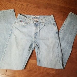 Tommy Hilfiger vintage 80s style mid-rise mom jean